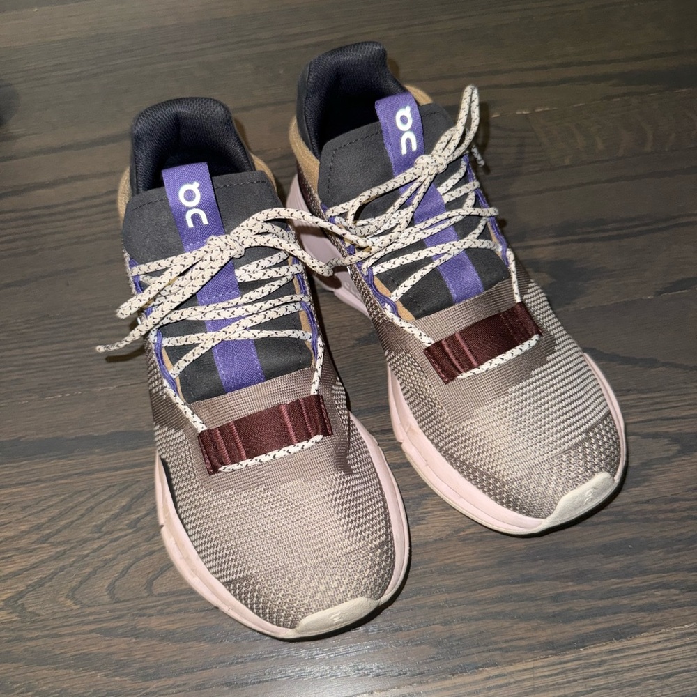 On Running Shoes Cloudnova X